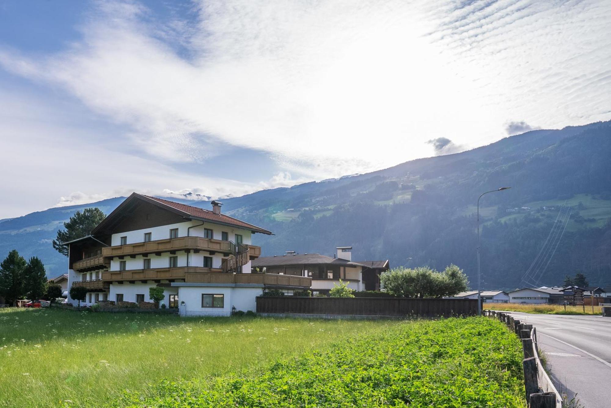 Zell Views Apartments Zell am Ziller Zewnętrze zdjęcie